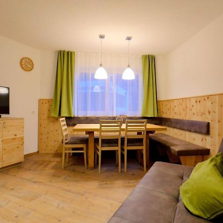 Top Holiday Flat In Fuegen Near The Ski Area Extérieur photo